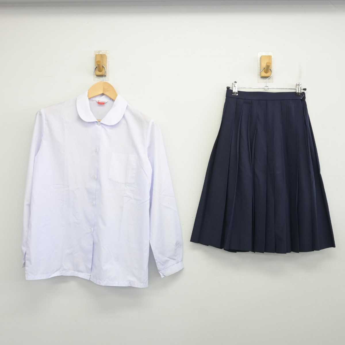 【中古】岡山県 笠岡東中学校 女子制服 2点 (シャツ・スカート) sf071582