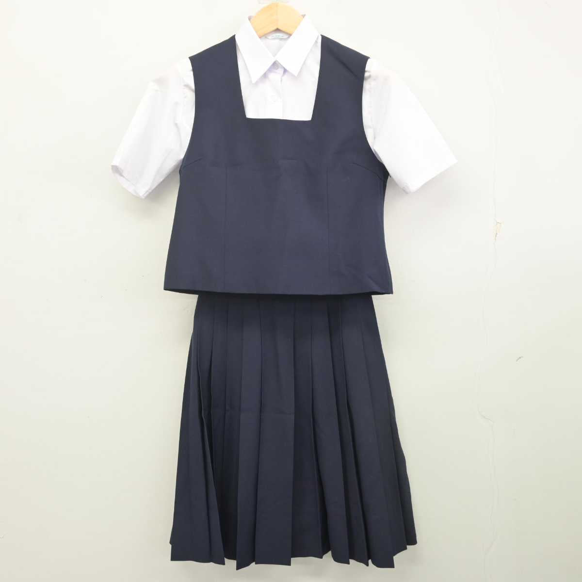 【中古】神奈川県 鵠沼中学校 女子制服 3点 (ベスト・シャツ・スカート) sf071670