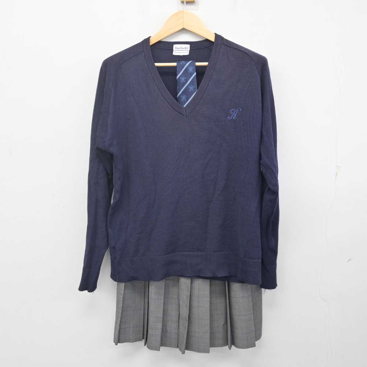 【中古】大阪府 近畿大学附属高等学校 女子制服 3点 (ニット・スカート) sf071712