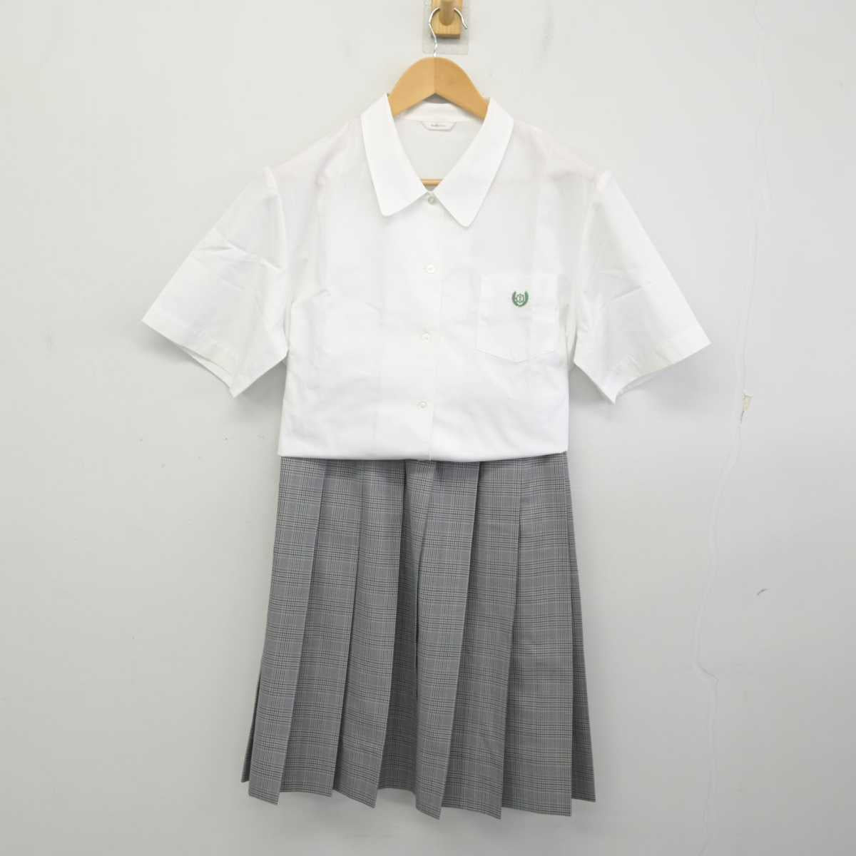 【中古】東京都 落合第二中学校 女子制服 3点 (ニットベスト・シャツ・スカート) sf071716