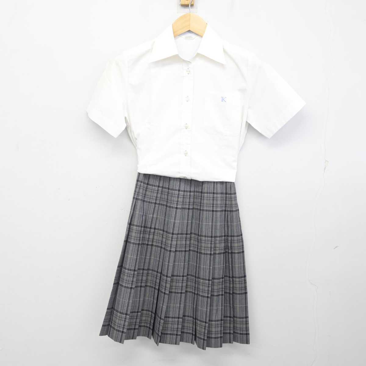 【中古】東京都 関東第一高等学校 女子制服 3点 (ニットベスト・シャツ・スカート) sf071737