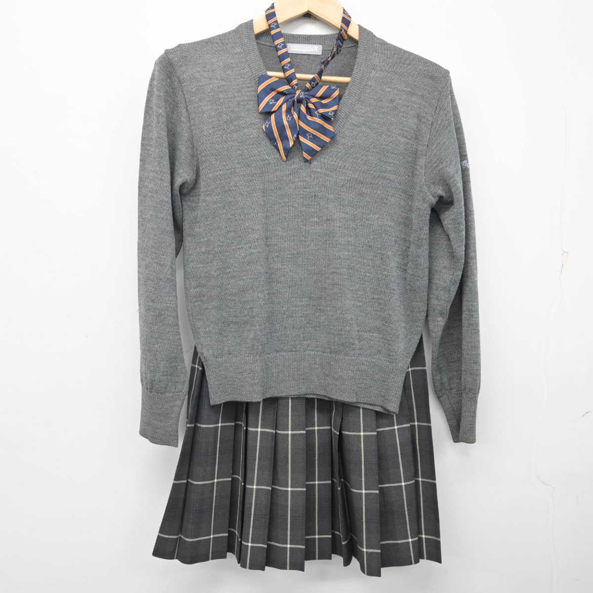 【中古】東京都 王子総合高等学校 女子制服 3点 (ニット・スカート) sf071772