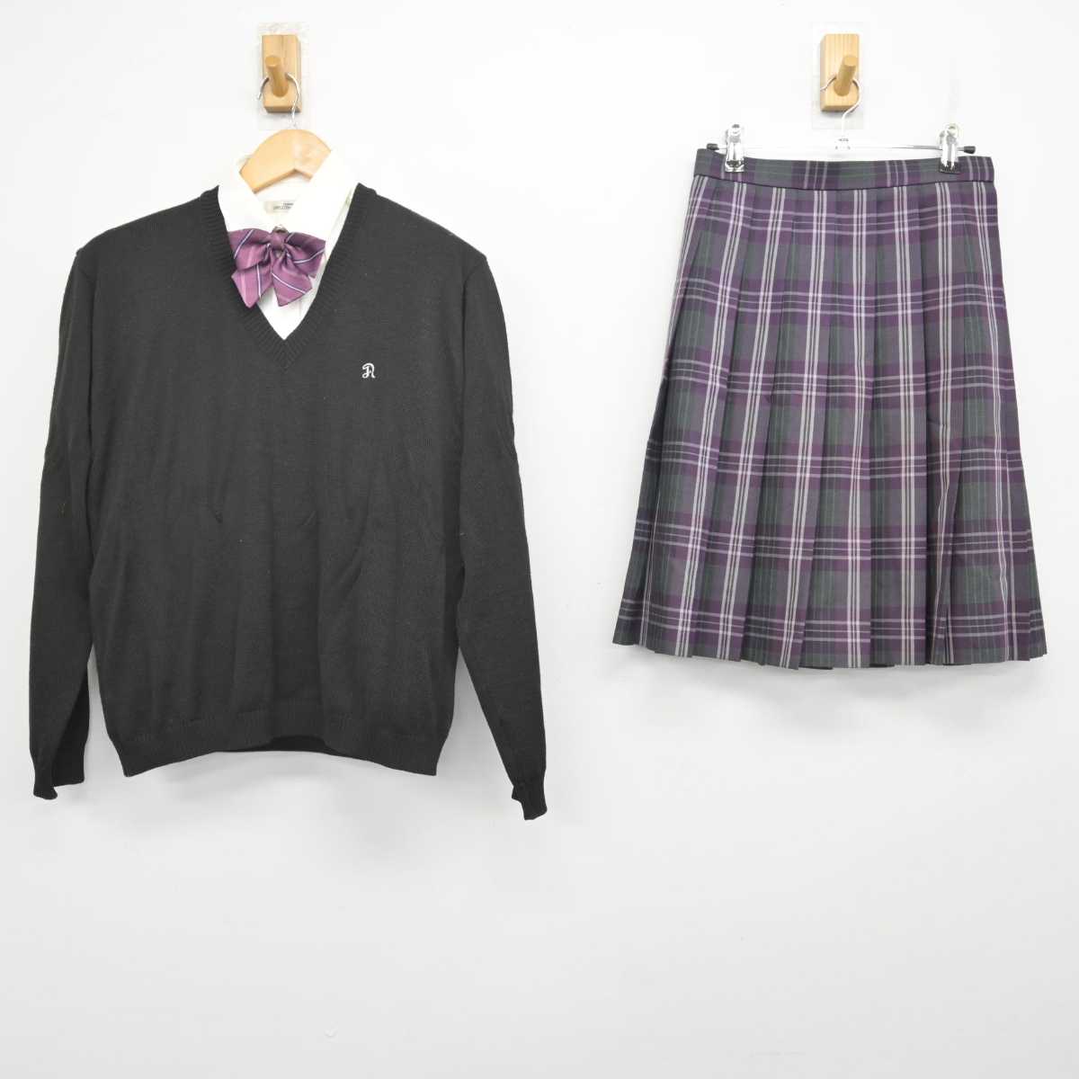 【中古】徳島県 鳴門渦潮高等学校 女子制服 4点 (ニット・シャツ・スカート) sf071849