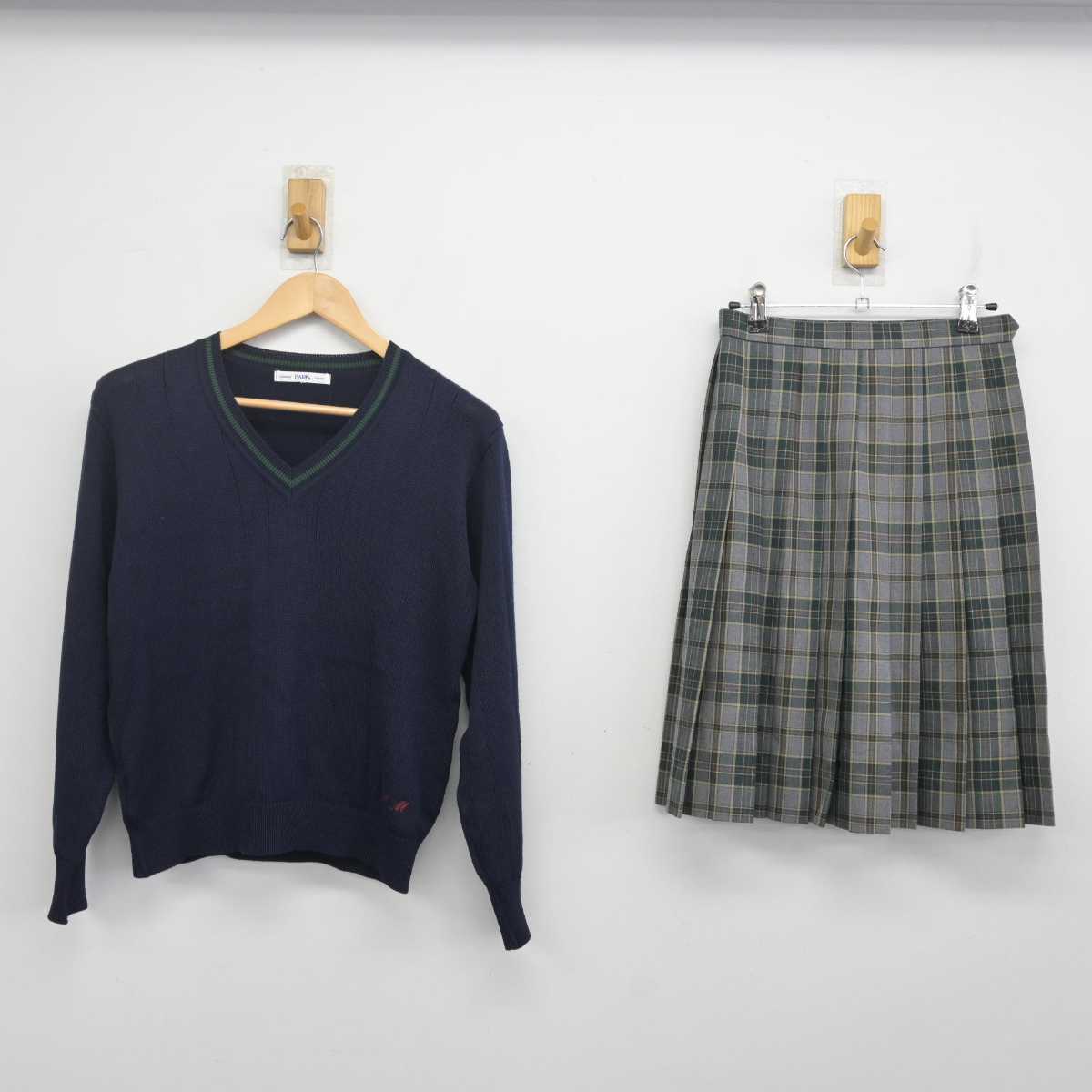 【中古】神奈川県 横浜創英中学・高等学校 女子制服 2点 (ニット・スカート) sf072228