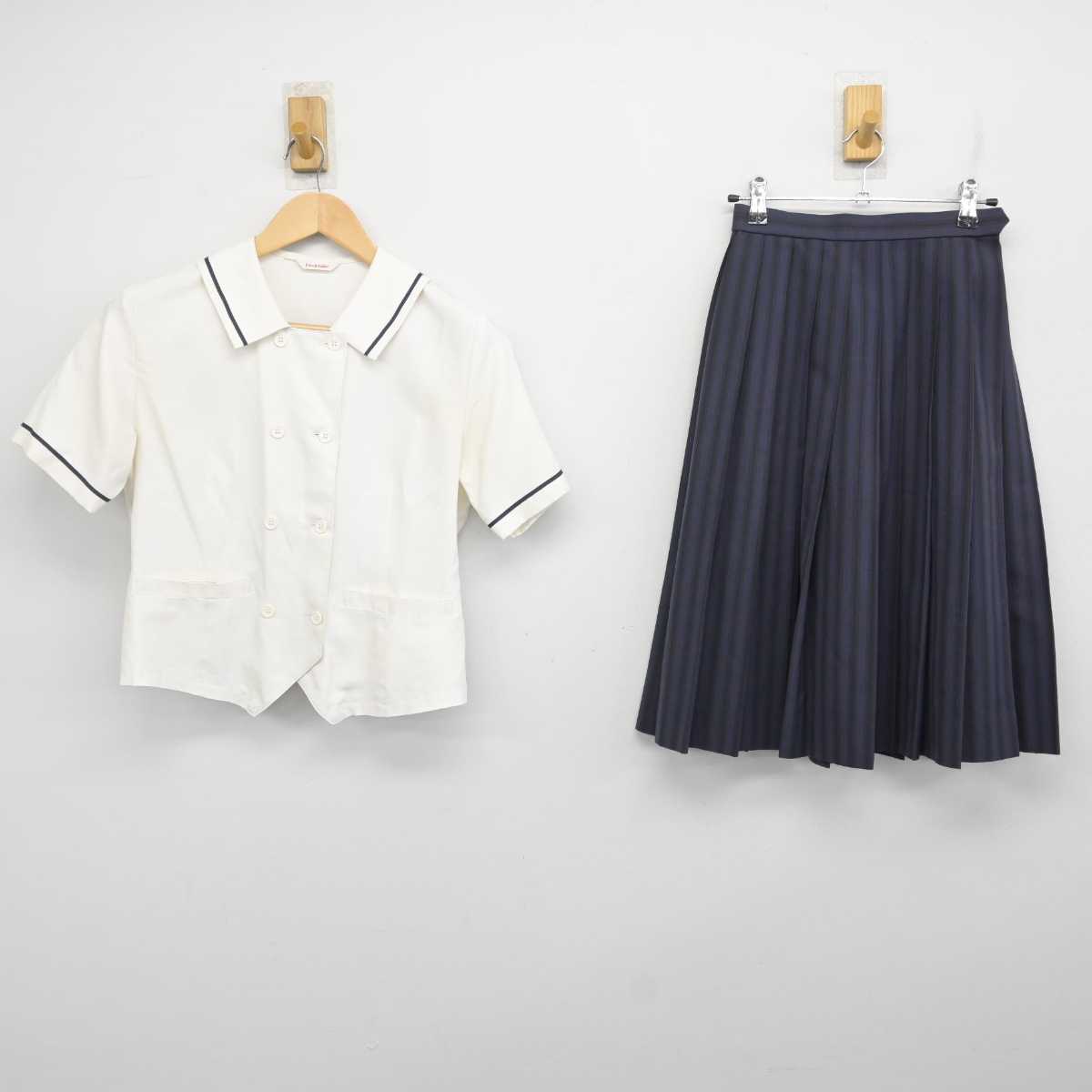 【中古】長崎県 諫早商業高等学校 女子制服 2点 (シャツ・スカート) sf072252