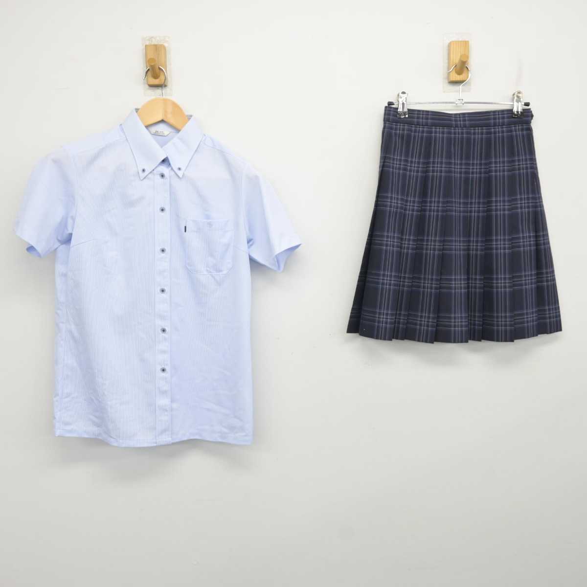 【中古】神奈川県 中央大学附属横浜高等学校 女子制服 2点 (シャツ・スカート) sf072259