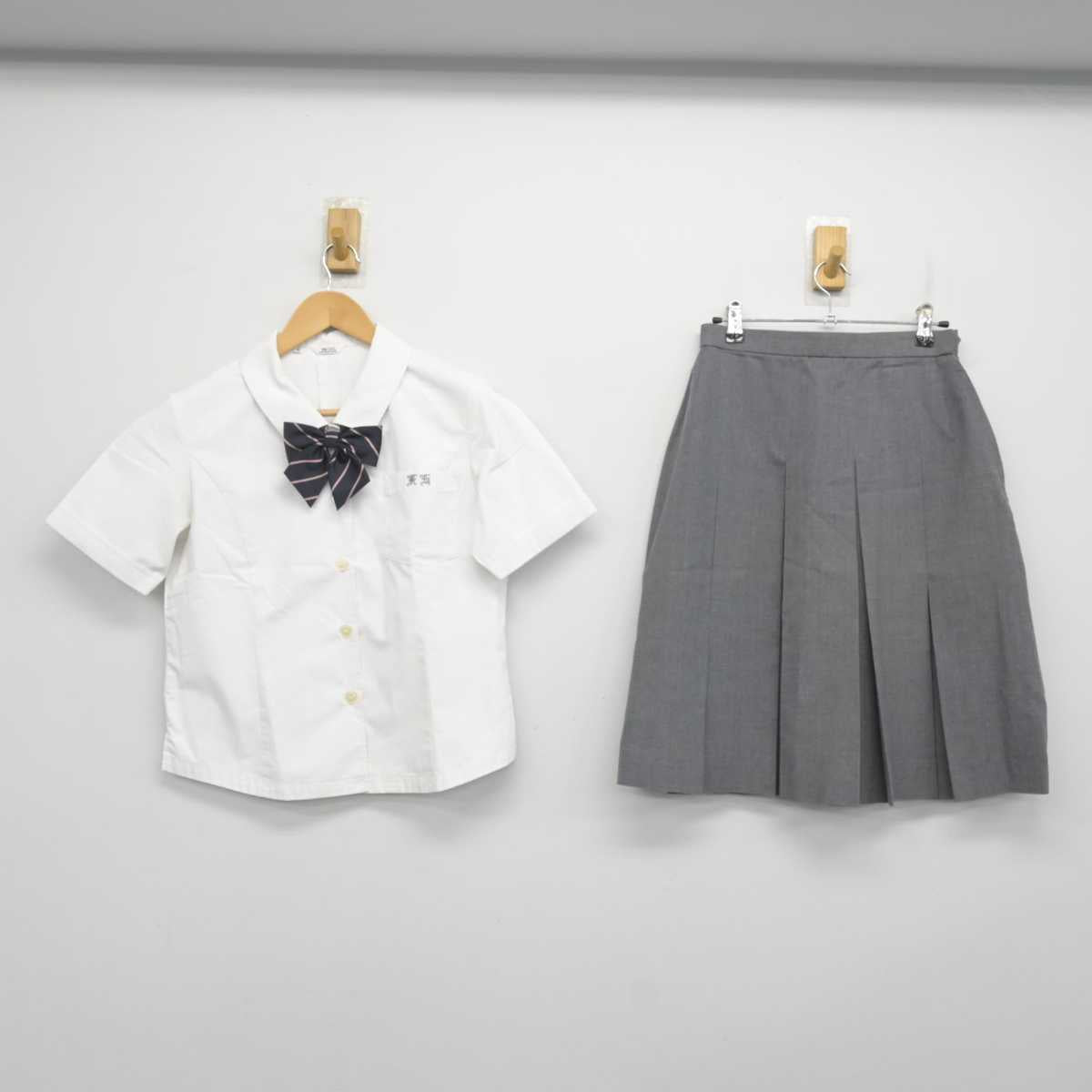 【中古】富山県 福岡高等学校 女子制服 3点 (シャツ・スカート) sf072328