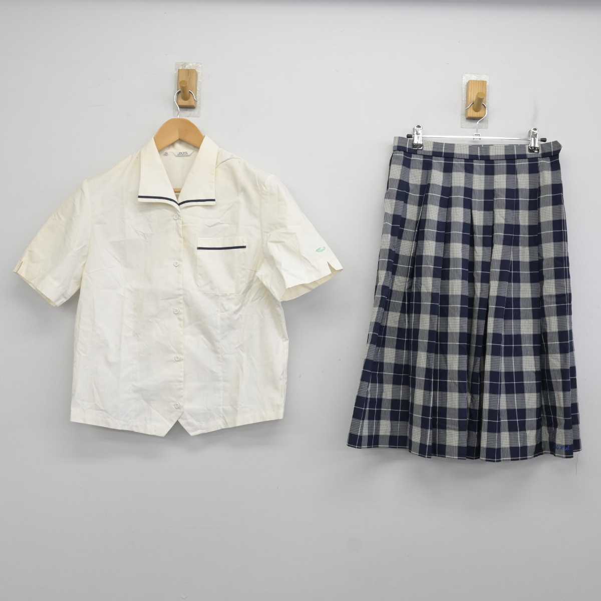 【中古】奈良県 二階堂高等学校 女子制服 2点 (シャツ・スカート) sf072450