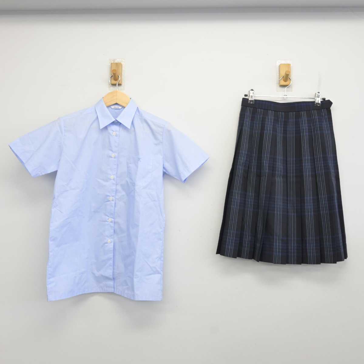 【中古】埼玉県 川口市立高等学校 女子制服 3点 (シャツ・シャツ・スカート) sf072455