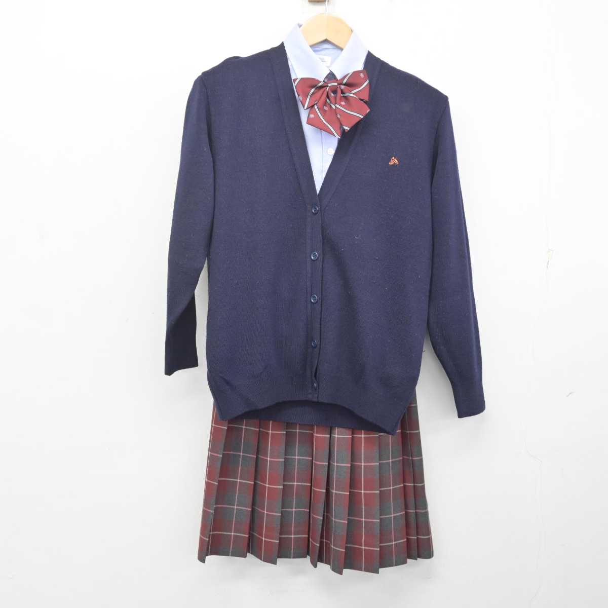 【中古】香川県 英明高等学校 女子制服 4点 (ニット・シャツ・スカート) sf072492