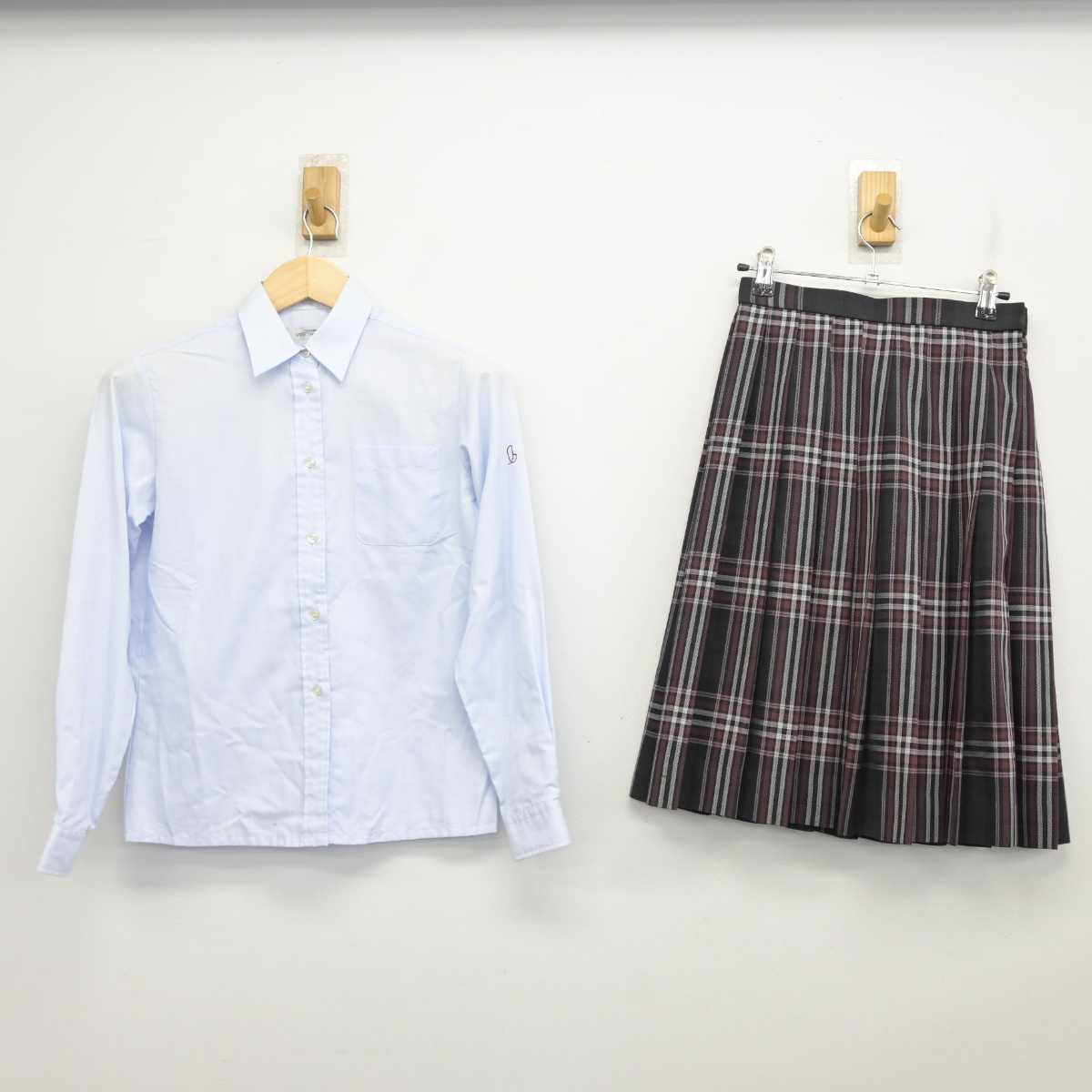 【中古】東京都 潤徳女子高等学校 女子制服 2点 (シャツ・スカート) sf072626