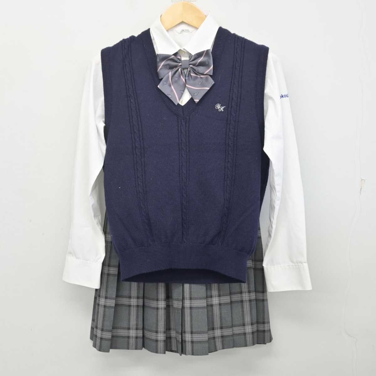 【中古】千葉県 横芝敬愛高等学校 女子制服 4点 (ニットベスト・シャツ・スカート) sf072652