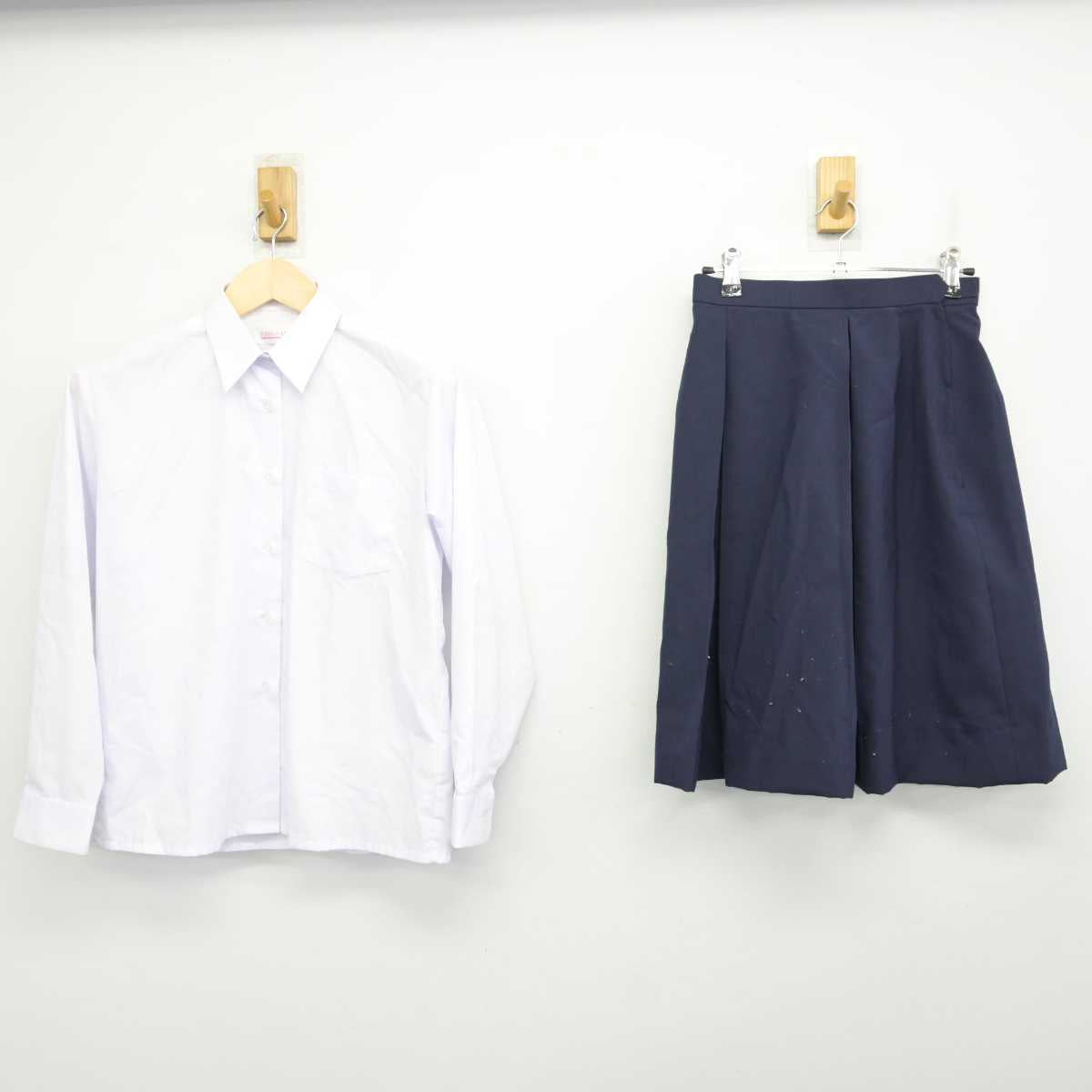 【中古】宮城県 逢隈中学校 女子制服 2点 (シャツ・スカート) sf072679