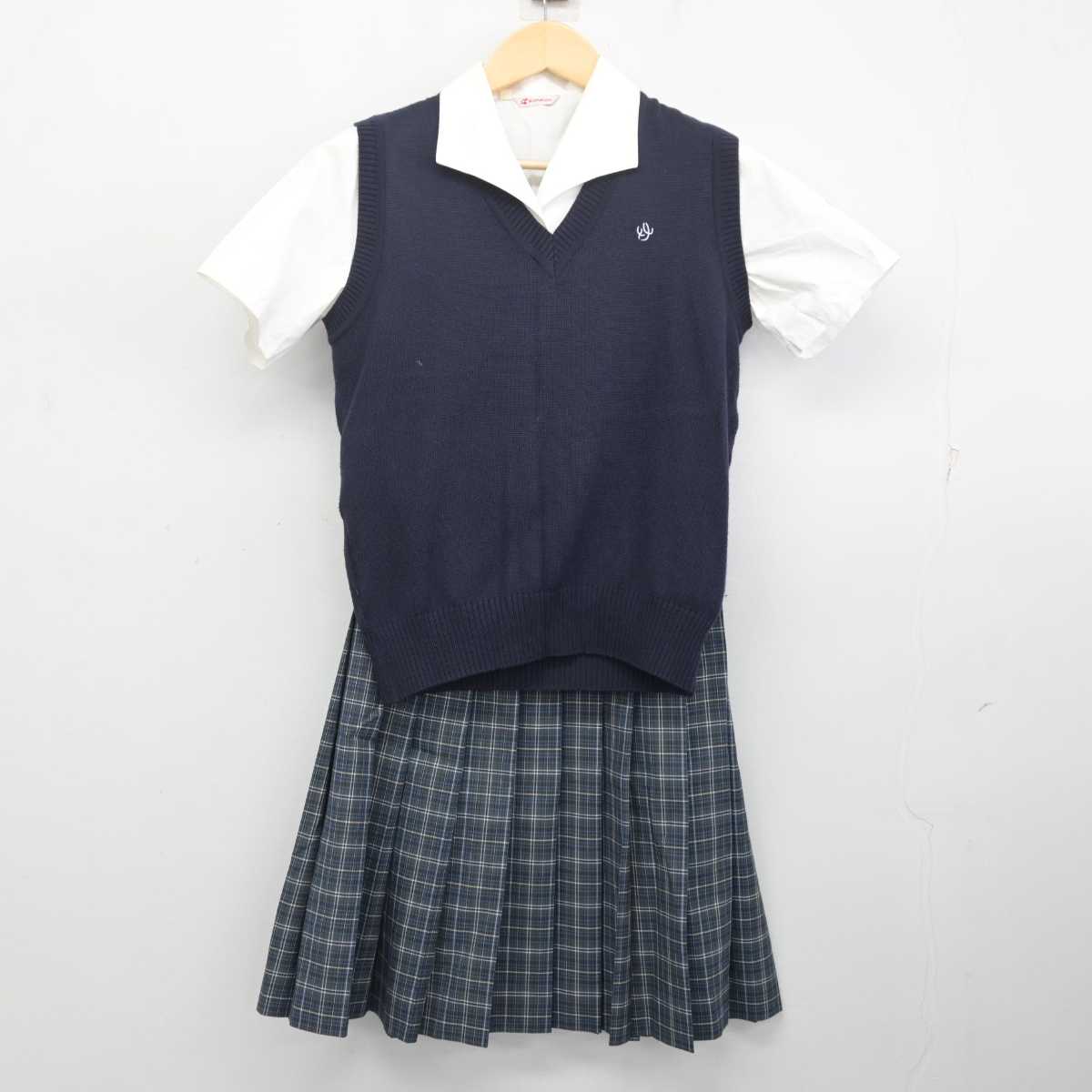 【中古】埼玉県 草加高等学校 女子制服 3点 (ニットベスト・シャツ・スカート) sf072810