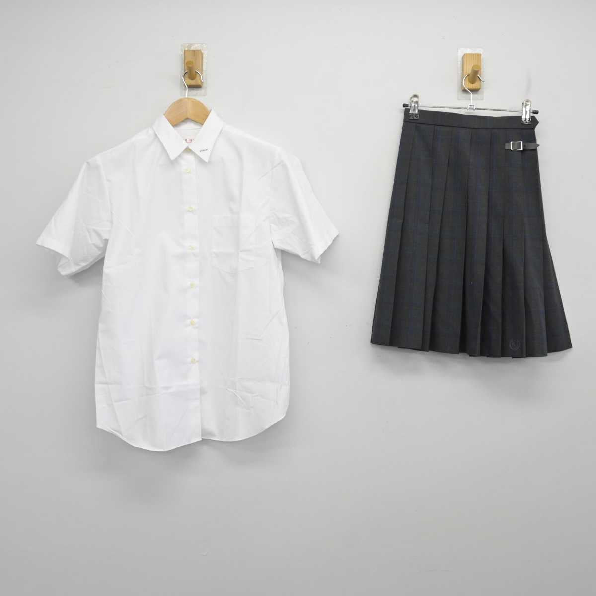 【中古】東京都 東京農業大学第一高等学校 女子制服 2点 (シャツ・スカート) sf072834