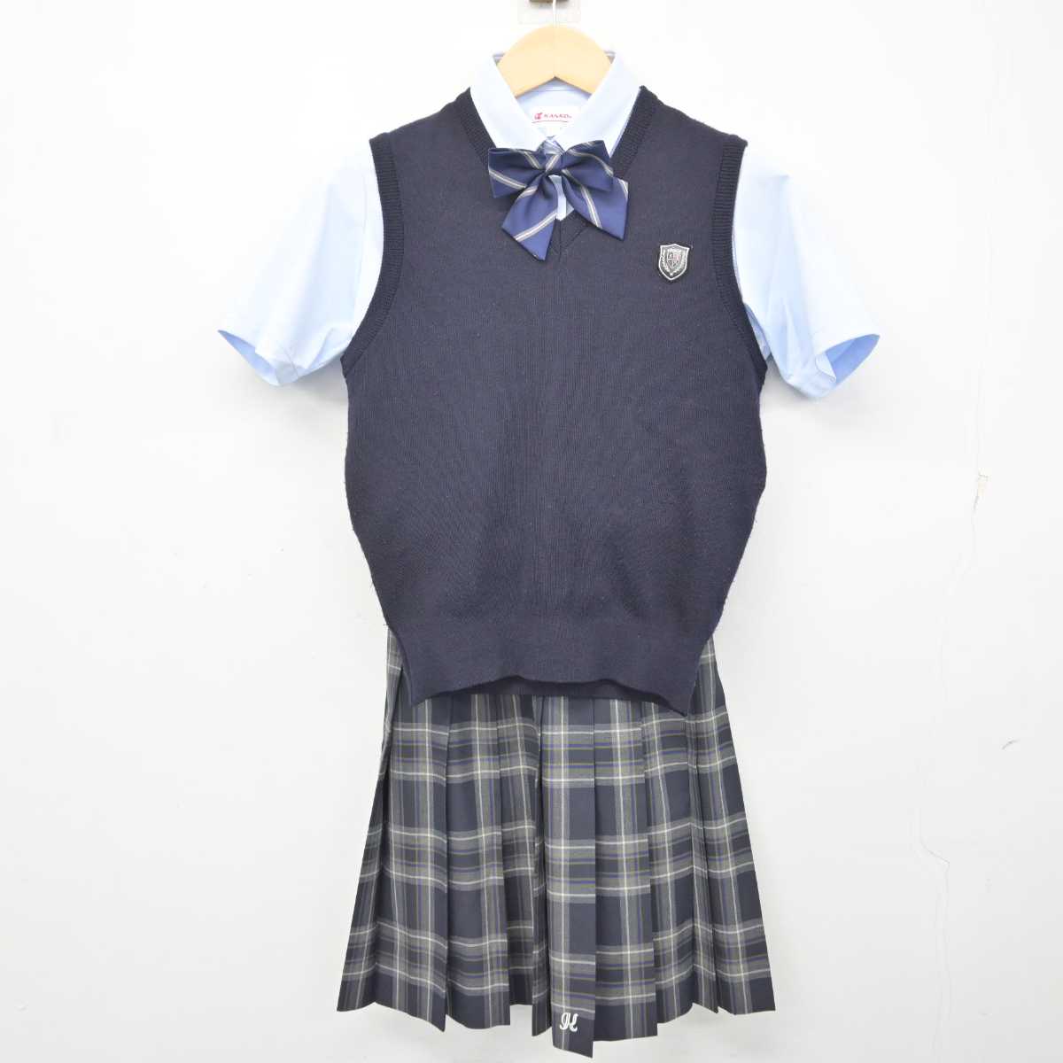 【中古】大阪府 貝塚高等学校 女子制服 4点 (ニットベスト・シャツ・スカート) sf072943