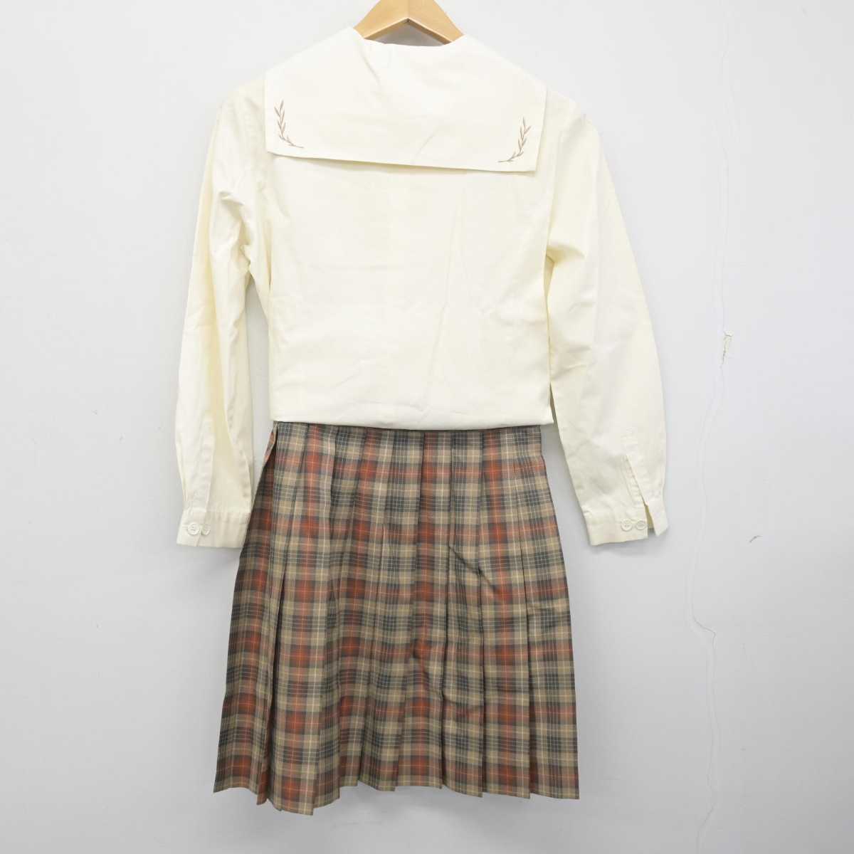 【中古】愛知県 名城大学附属高等学校 女子制服 2点 (ブラウス・スカート) sf072989