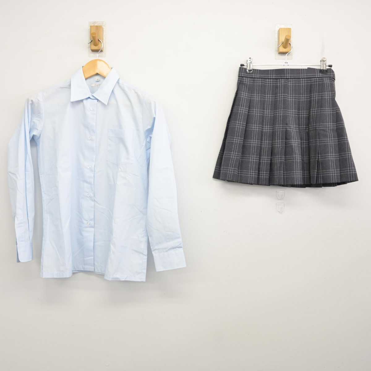 【中古】茨城県 水戸平成学園高等学校 女子制服 2点 (シャツ・スカート) sf073271