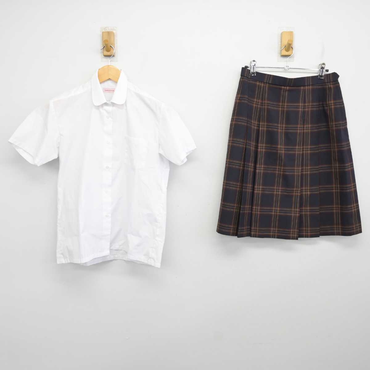 【中古】宮城県 岩切中学校 女子制服 2点 (シャツ・スカート) sf073523