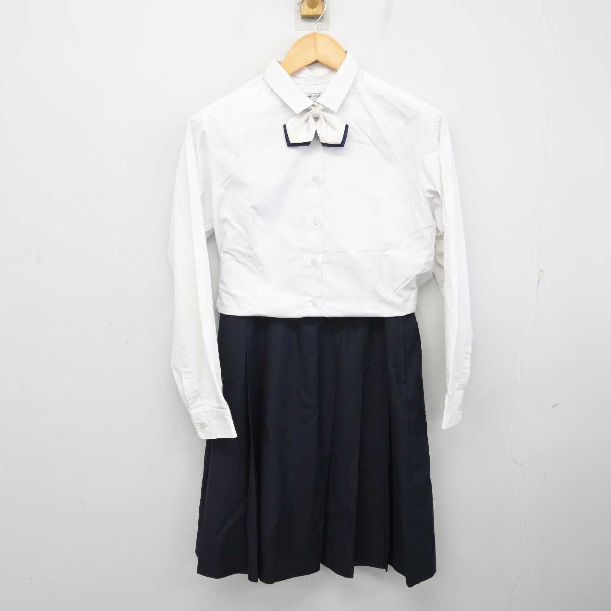 【中古】兵庫県 親和中学校 女子制服 4点 (ニット・シャツ・スカート) sf073526