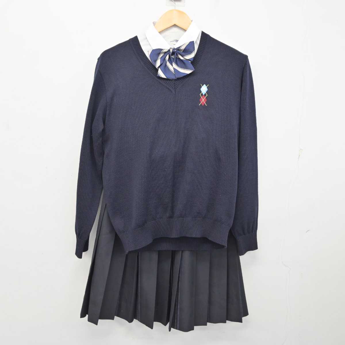 【中古】東京都 八王子実践中学校・高等学校 女子制服 7点 (ブレザー・ニット・シャツ・スカート) sf073624