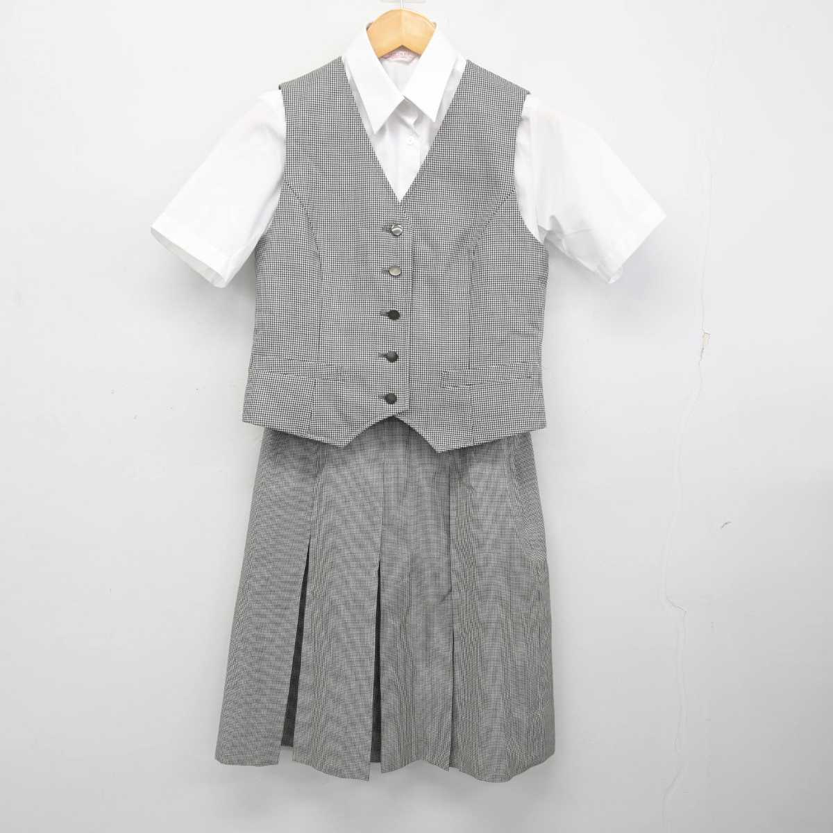 【中古】神奈川県 茅ケ崎中学校 女子制服 3点 (ベスト・シャツ・スカート) sf073928