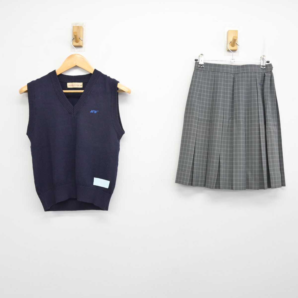 【中古】埼玉県 越谷西高等学校 女子制服 2点 (ニットベスト・スカート) sf073931