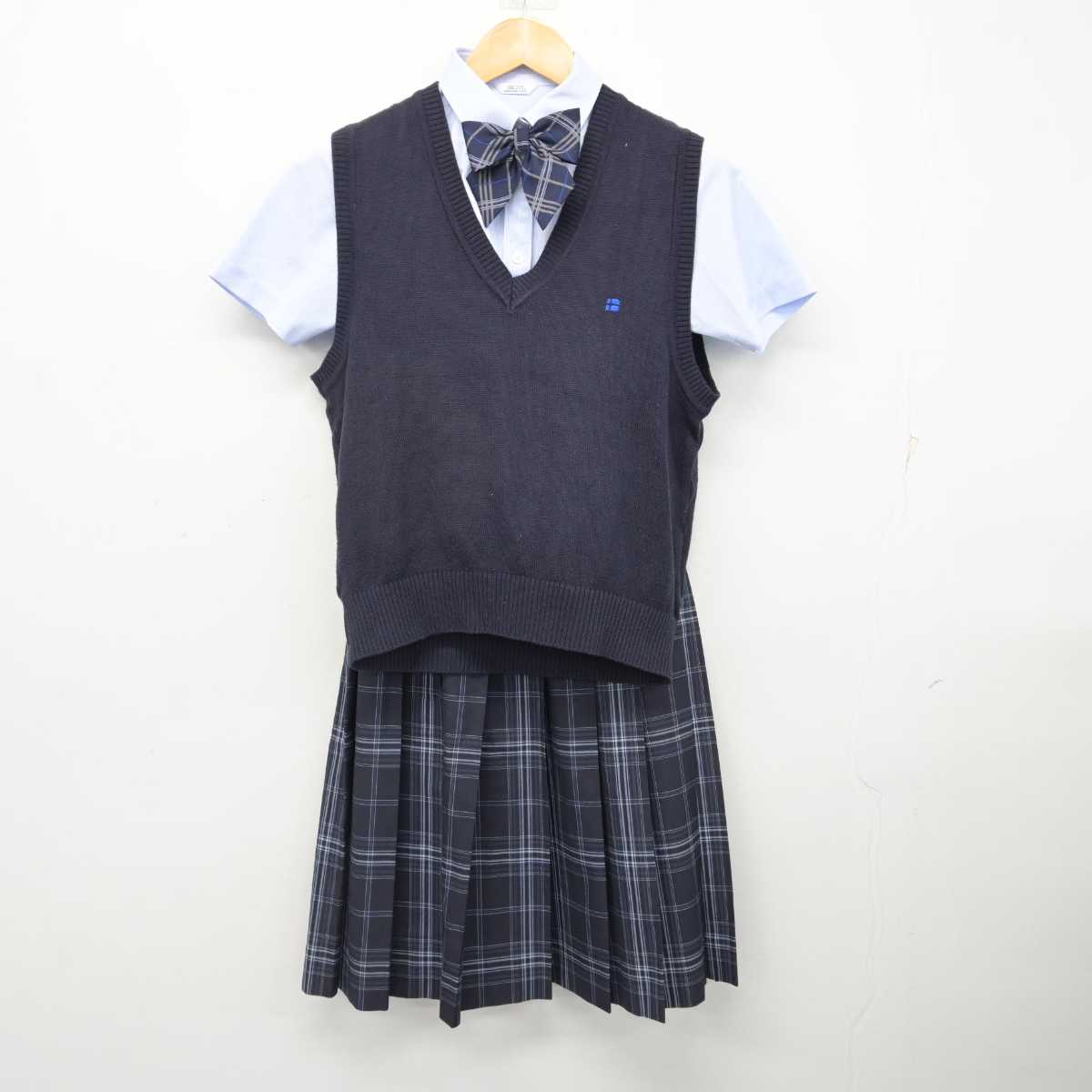 【中古】埼玉県 叡明高等学校 女子制服 4点 (ニットベスト・シャツ・スカート) sf073951