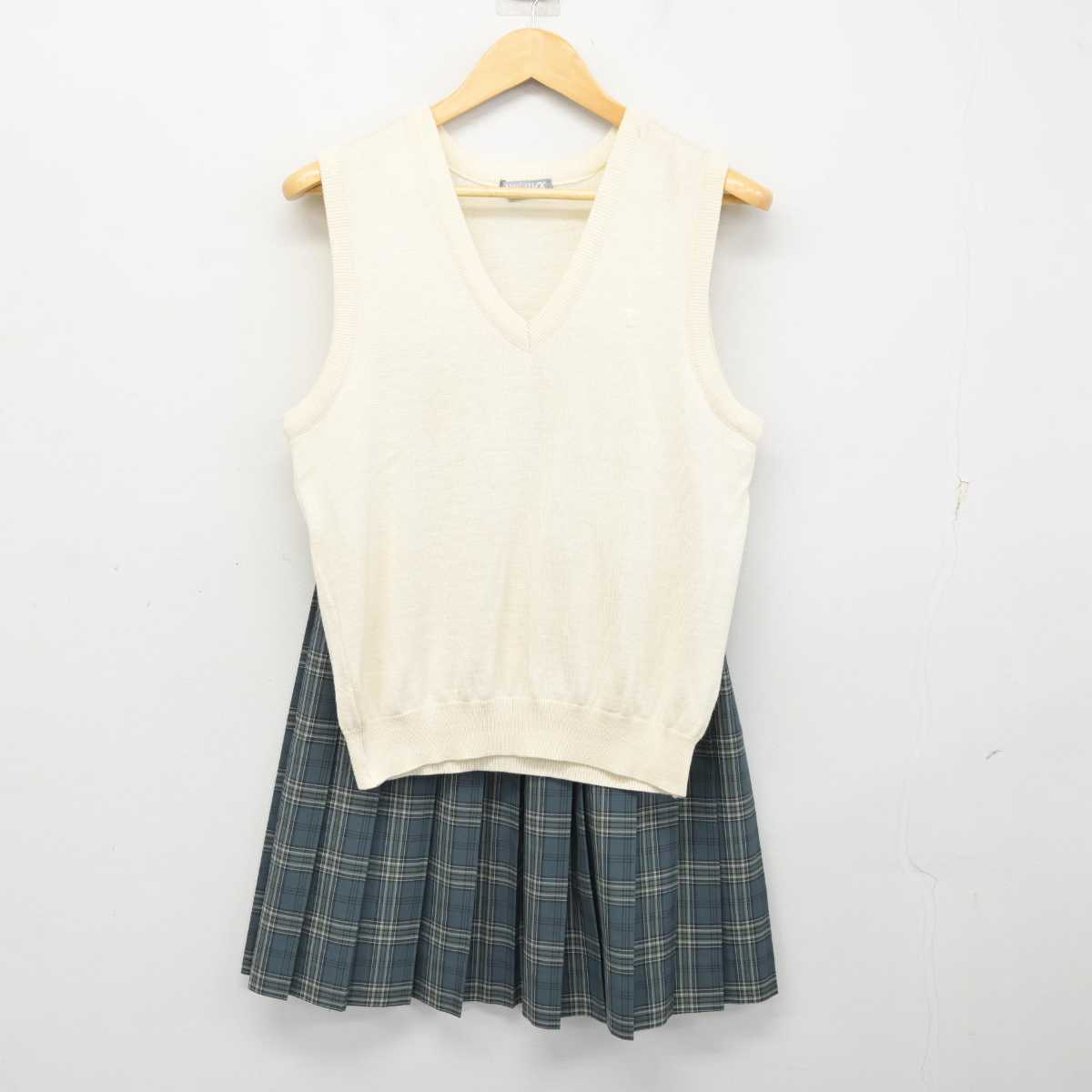 【中古】東京都 東洋高等学校 女子制服 2点 (ニットベスト・スカート) sf074068