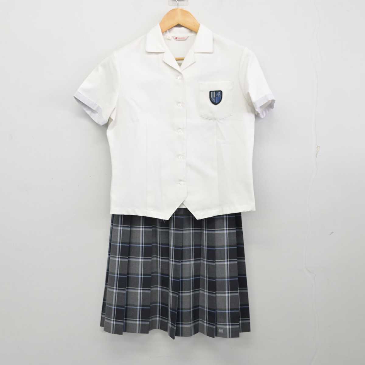 【中古】三重県 松阪商業高等学校 女子制服 2点 (シャツ・スカート) sf074165