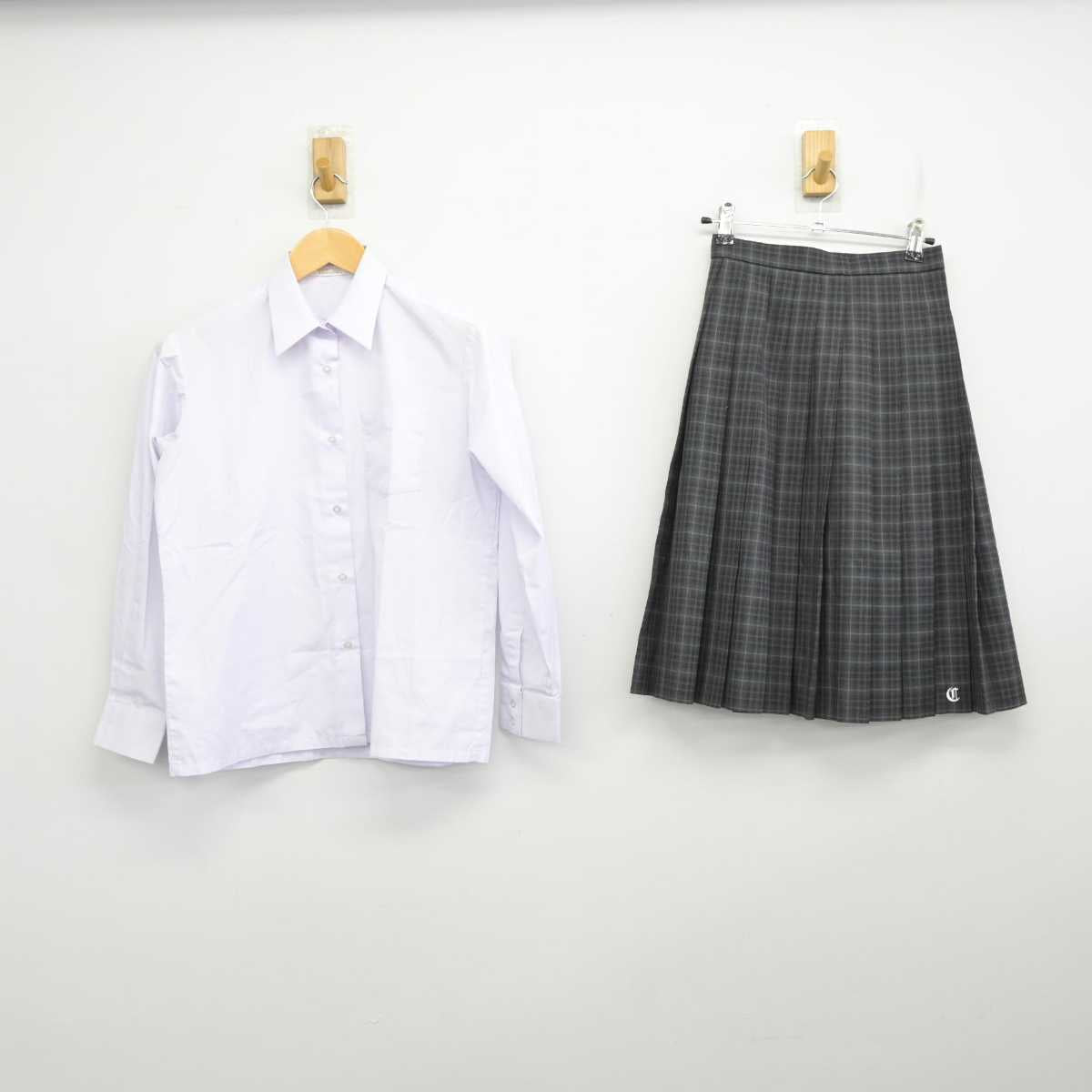 【中古】三重県 鬼山市立中部中学校 女子制服 3点 (ブレザー・シャツ・スカート) sf074169