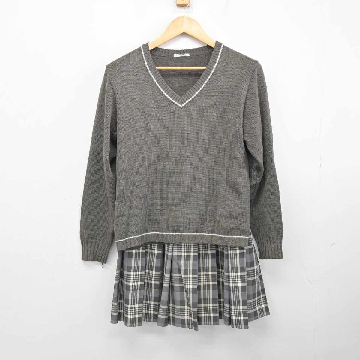 【中古】宮城県 仙台西高等学校 女子制服 4点 (ブレザー・ニット・スカート) sf074194