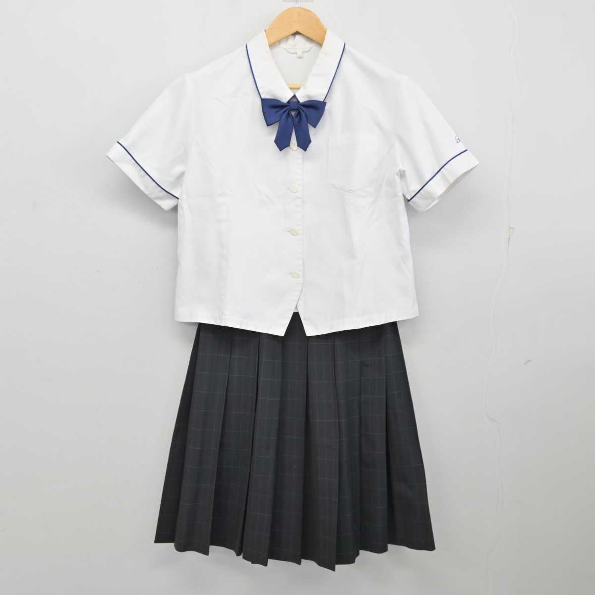 【中古】佐賀県 鳥栖商業高等学校 女子制服 4点 (シャツ・スカート) sf074279