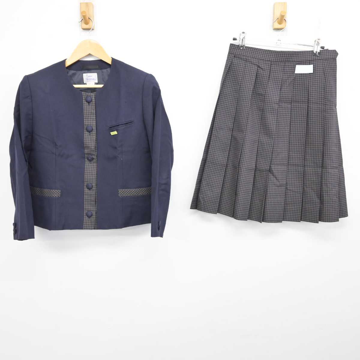 【中古】福岡県 筑紫台高等学校 女子制服 2点 (ブレザー・スカート) sf074366