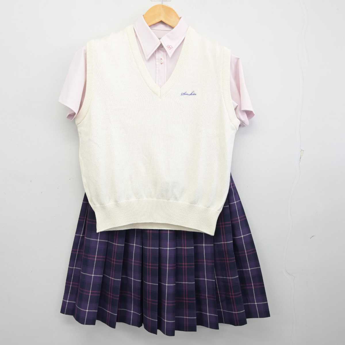 【中古】大阪府 宣真高等学校 女子制服 3点 (ニットベスト・シャツ・スカート) sf074462