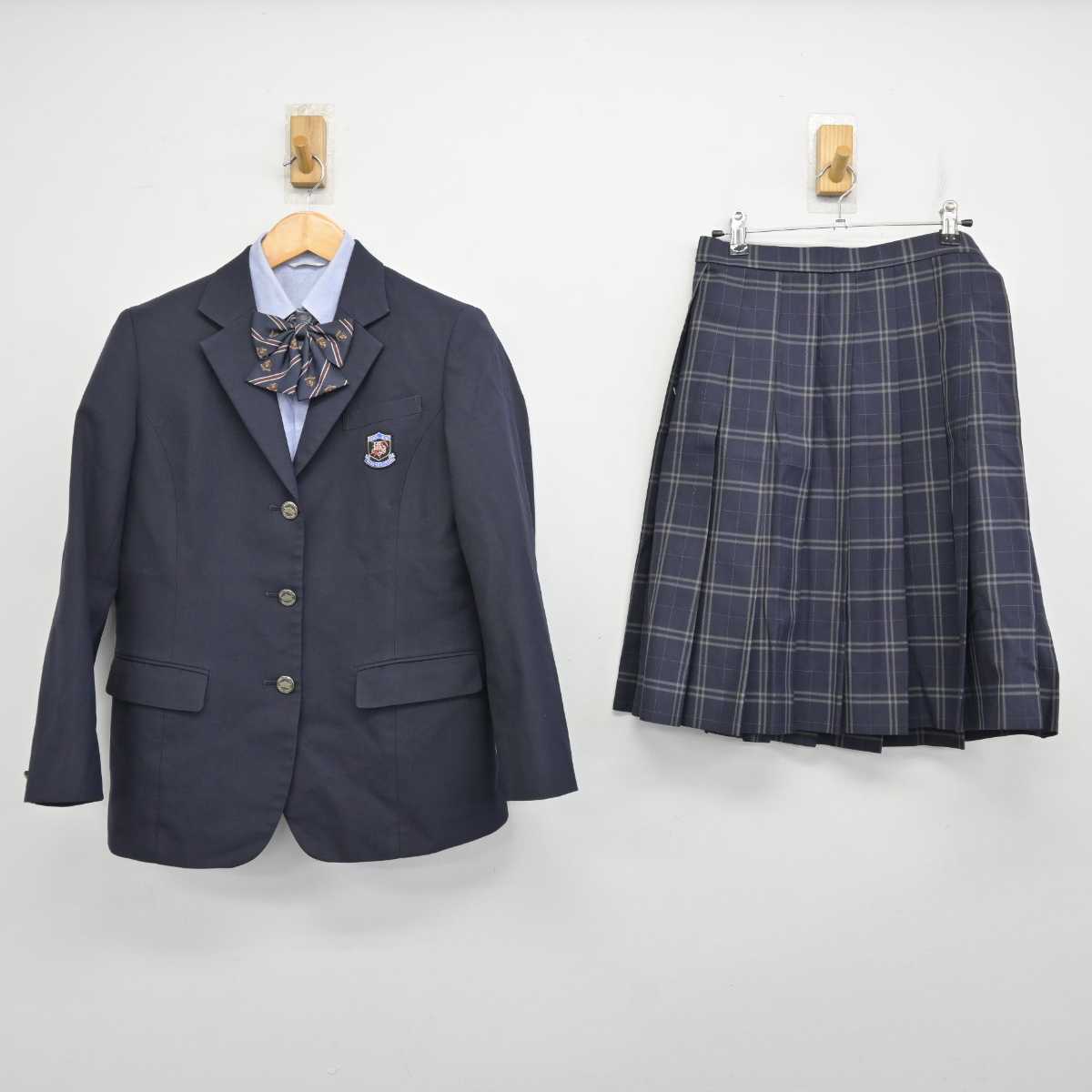 【中古】岡山県 和気閑谷高等学校 女子制服 4点 (ブレザー・シャツ・スカート) sf074471