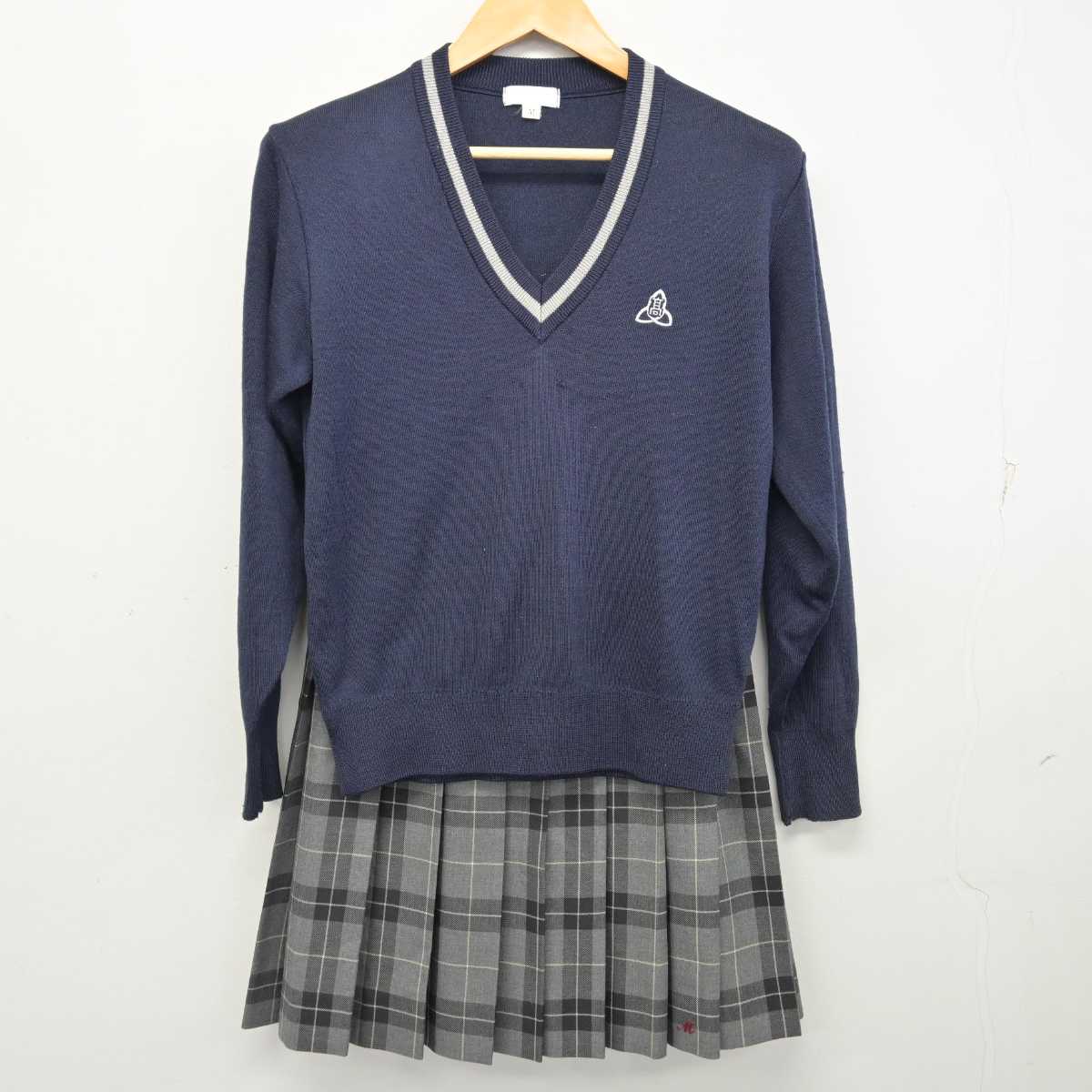 【中古】京都府 桃山高等学校 女子制服 4点 (ブレザー・ニット・スカート) sf074481