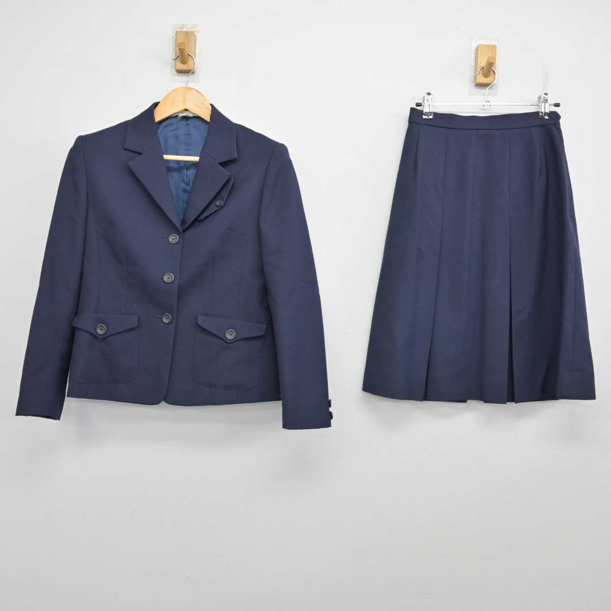 【中古】京都府 京都教育大学附属高等学校 女子制服 2点 (ブレザー・スカート) sf074483