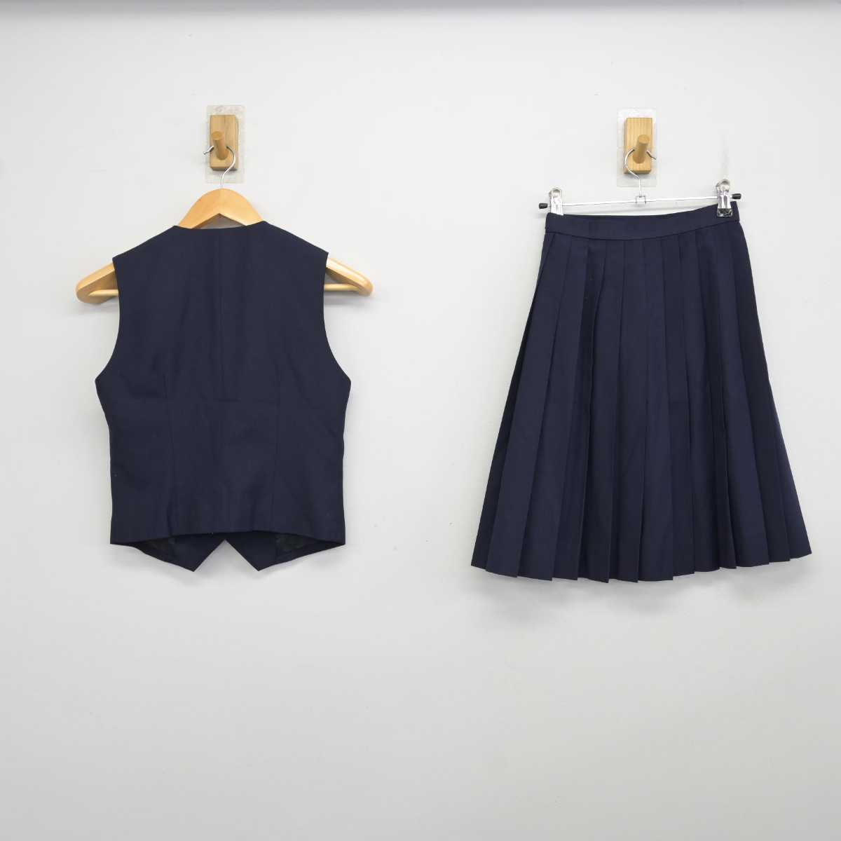 【中古】埼玉県 大宮高等学校 女子制服 2点 (ベスト・スカート) sf074608