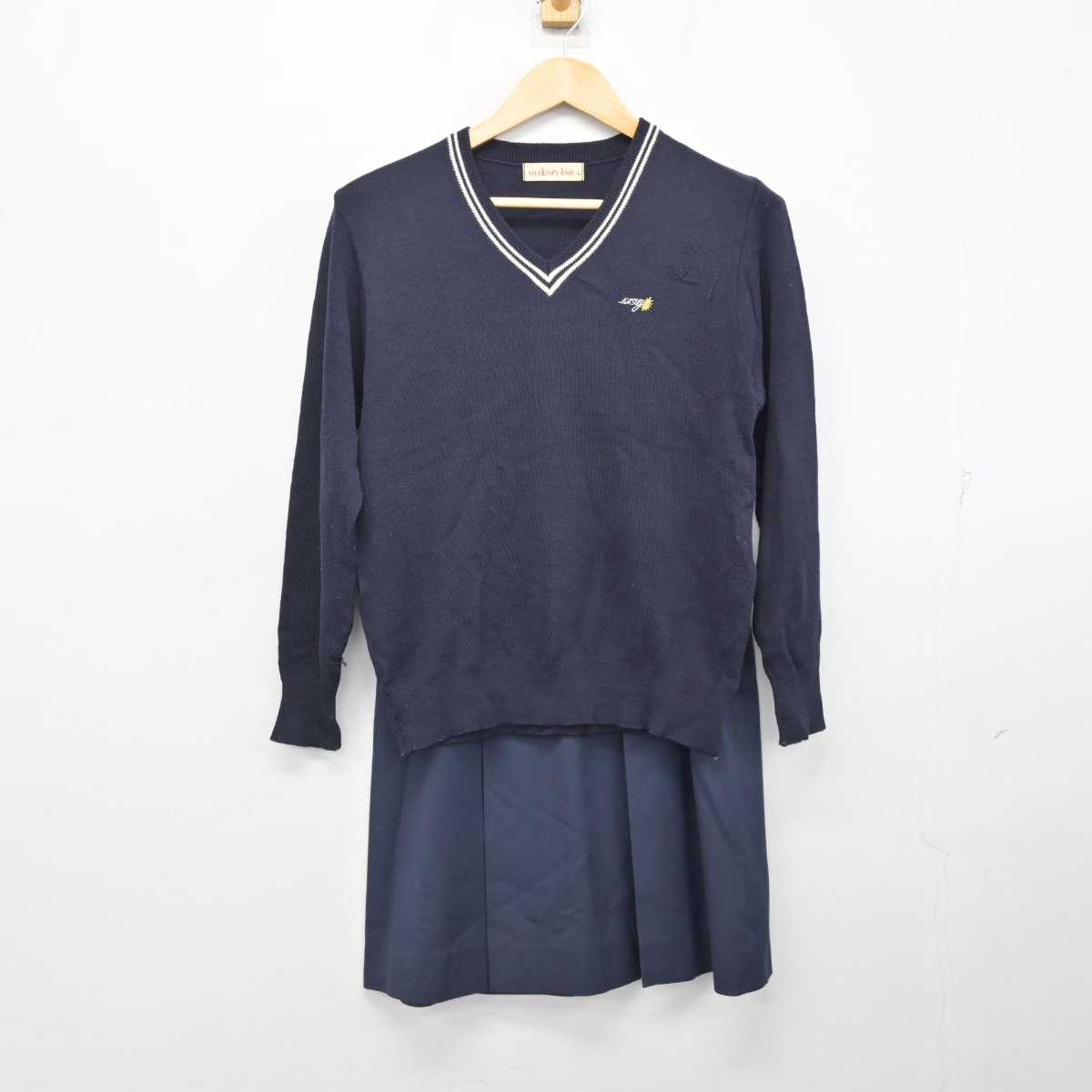 【中古】埼玉県 春日部女子高等学校 女子制服 3点 (ニット・ベスト・スカート) sf074610