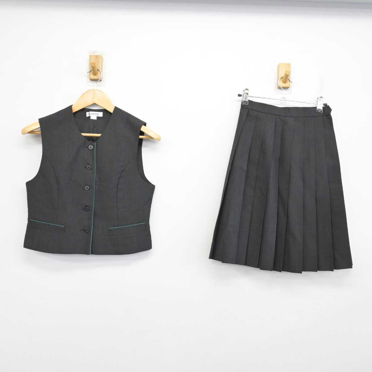 【中古】神奈川県 鎌倉女子大学高等部 女子制服 2点 (ベスト・スカート) sf074668