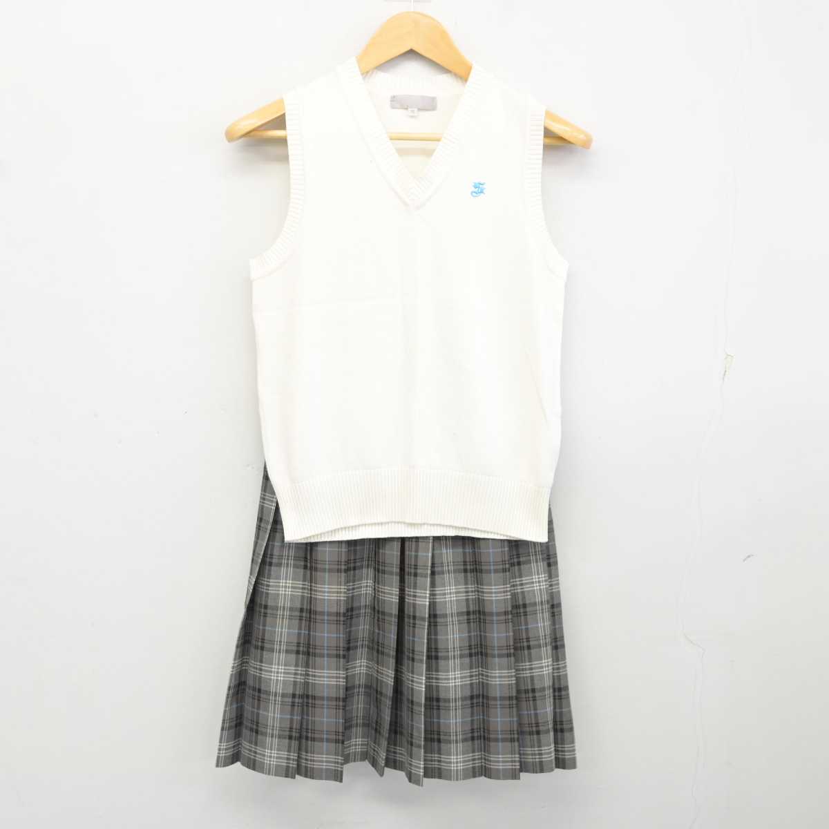 【中古】埼玉県 淑徳与野中学校・高等学校 女子制服 3点 (ニットベスト・スカート) sf074757