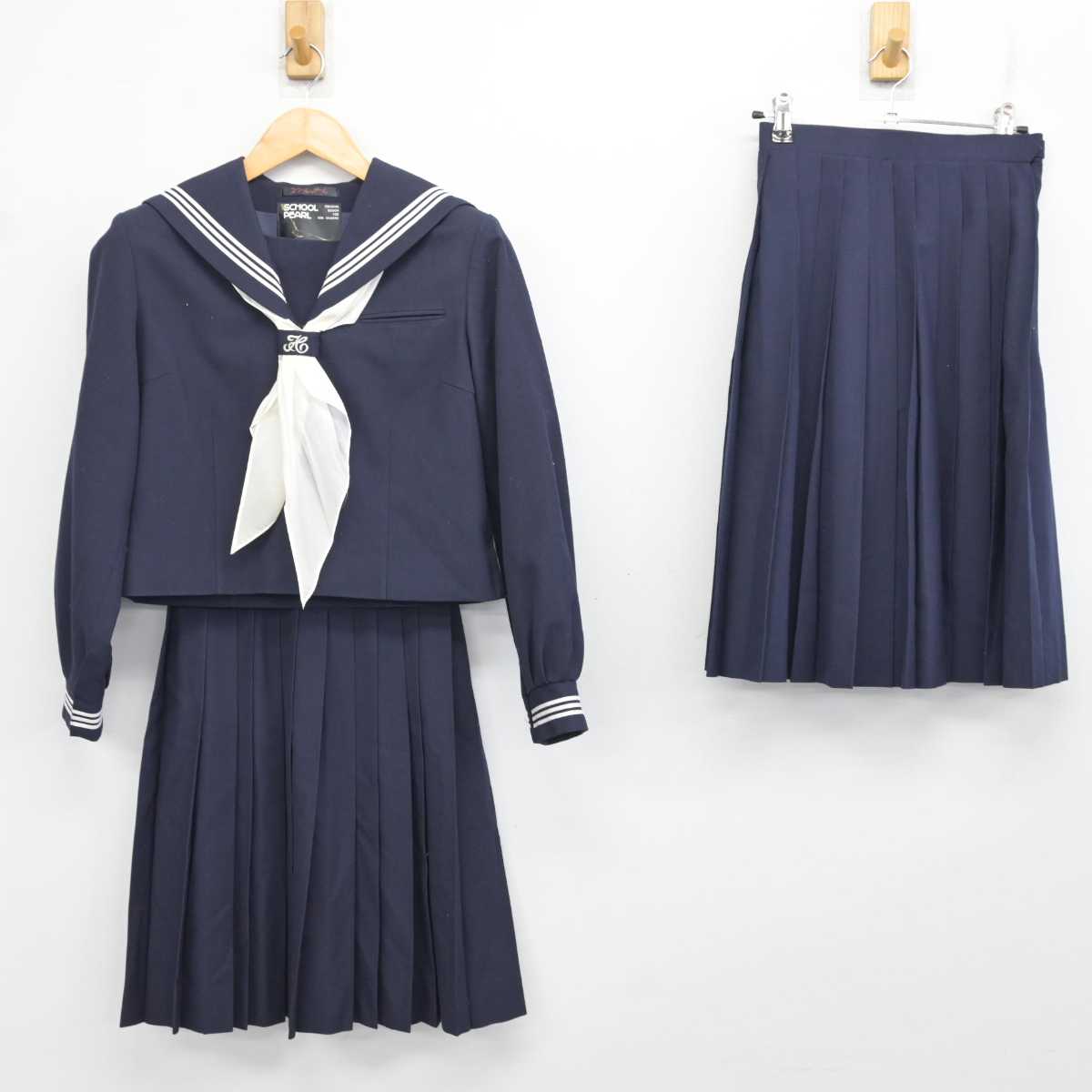 【中古】埼玉県 上平中学校 女子制服 4点 (セーラー服・スカート) sf074763