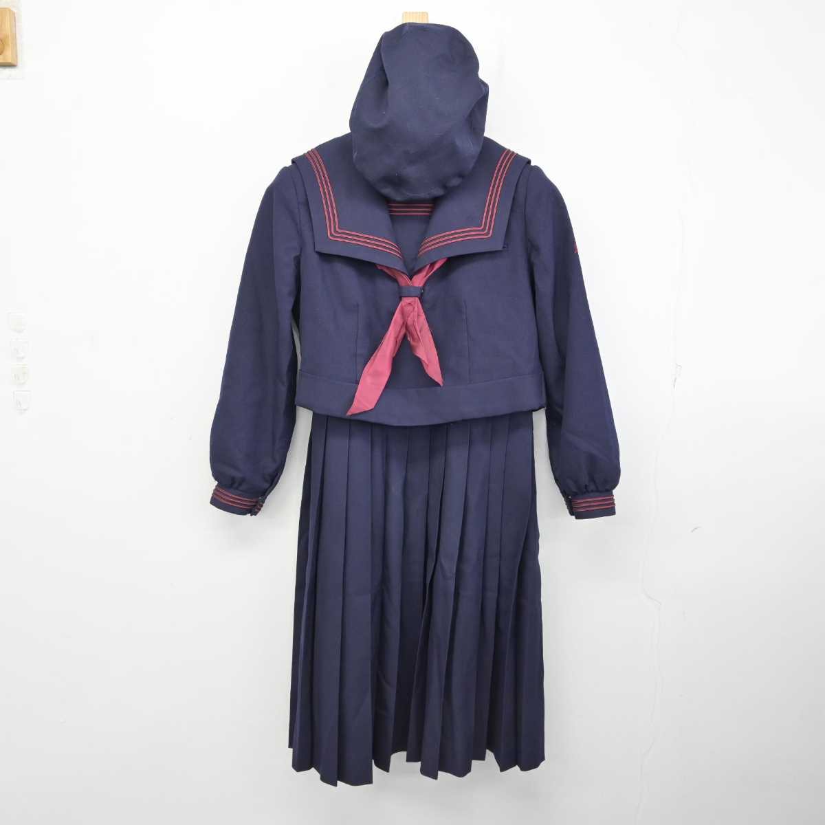 【中古】福岡県 飯塚日新館中学校 女子制服 4点 (セーラー服・ジャンパースカート) sf074838