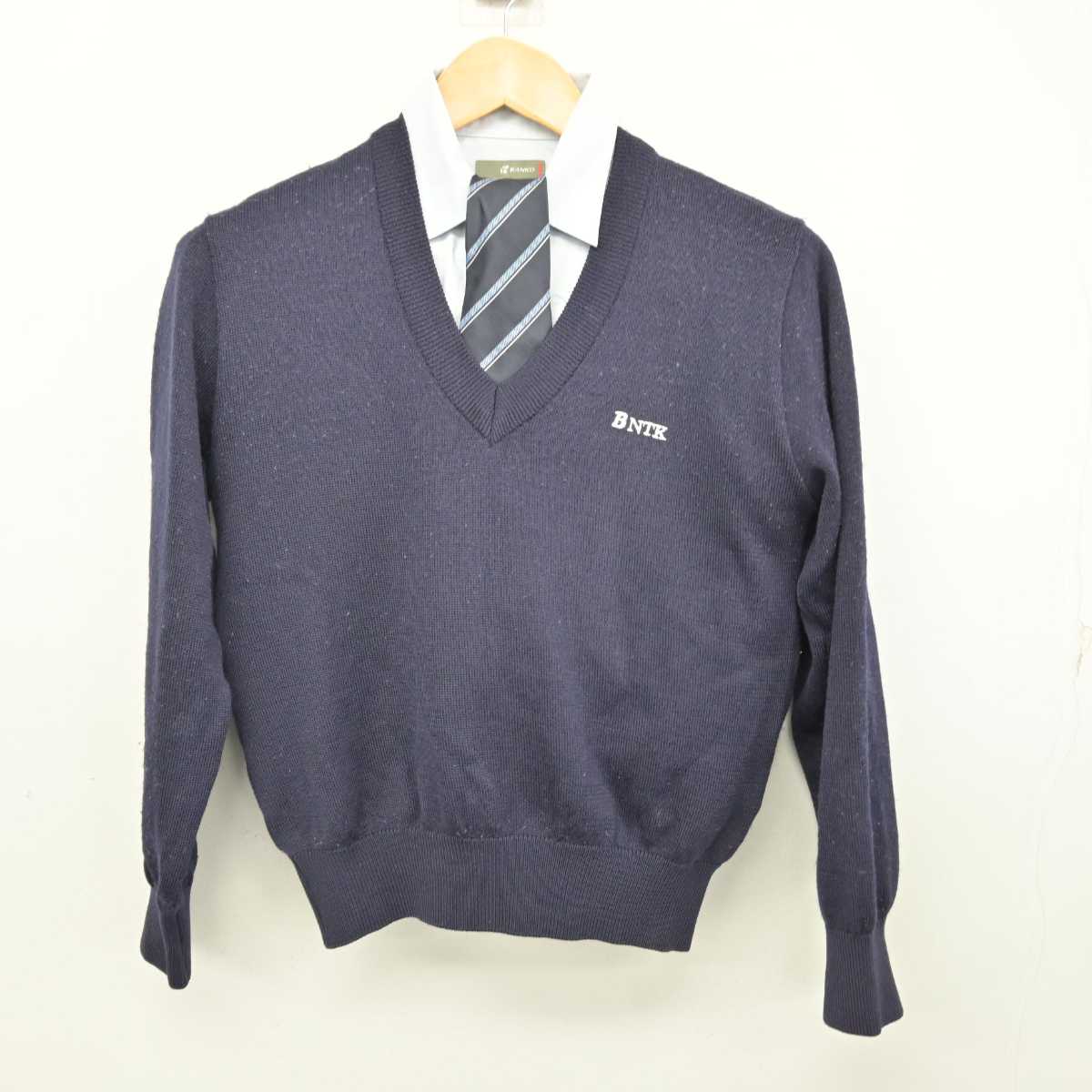 【中古】熊本県  文徳中学校・高等学校 女子制服 4点 (ニット・シャツ) sf074949