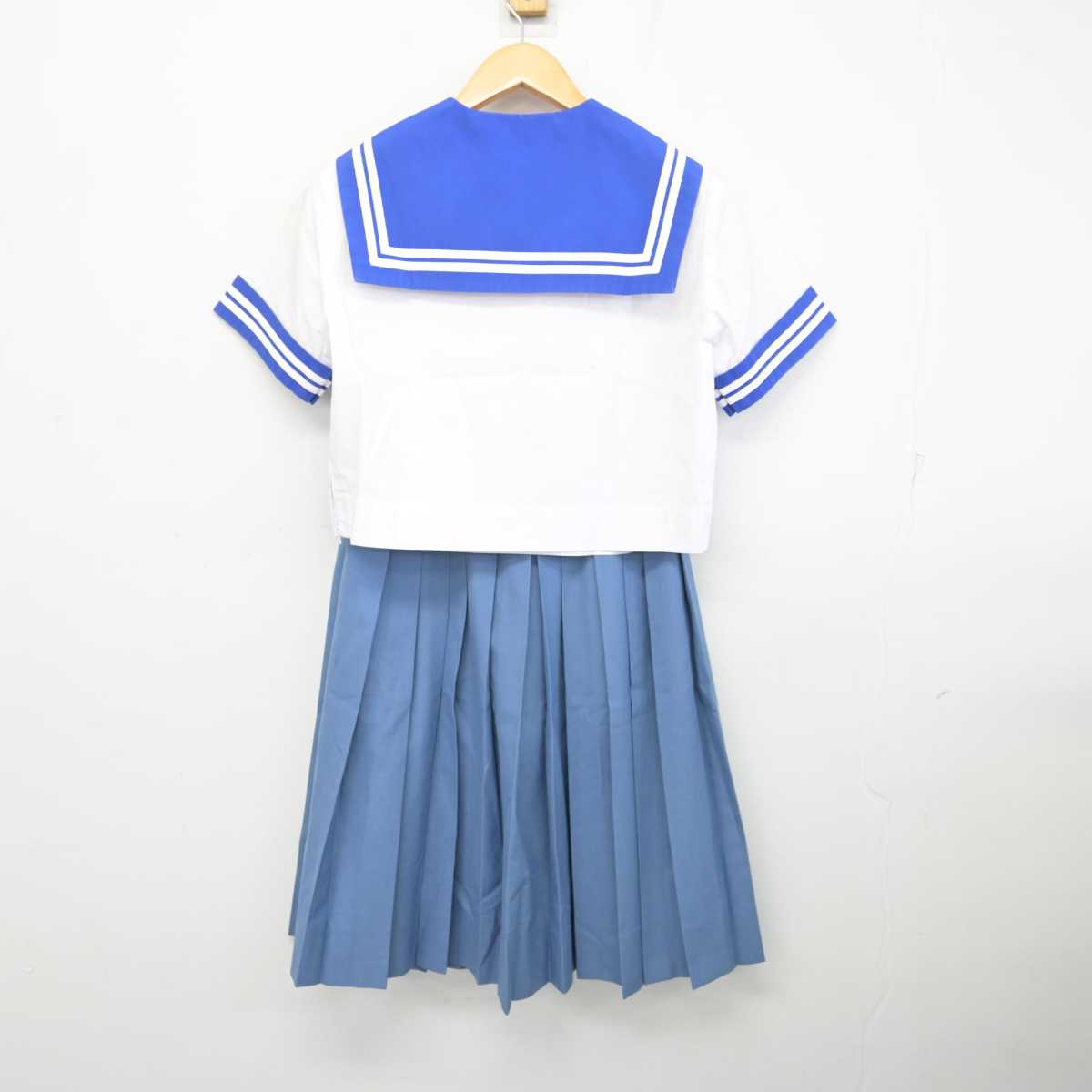 【中古】熊本県 託麻中学校 女子制服 4点 (セーラー服・シャツ・スカート) sf074960