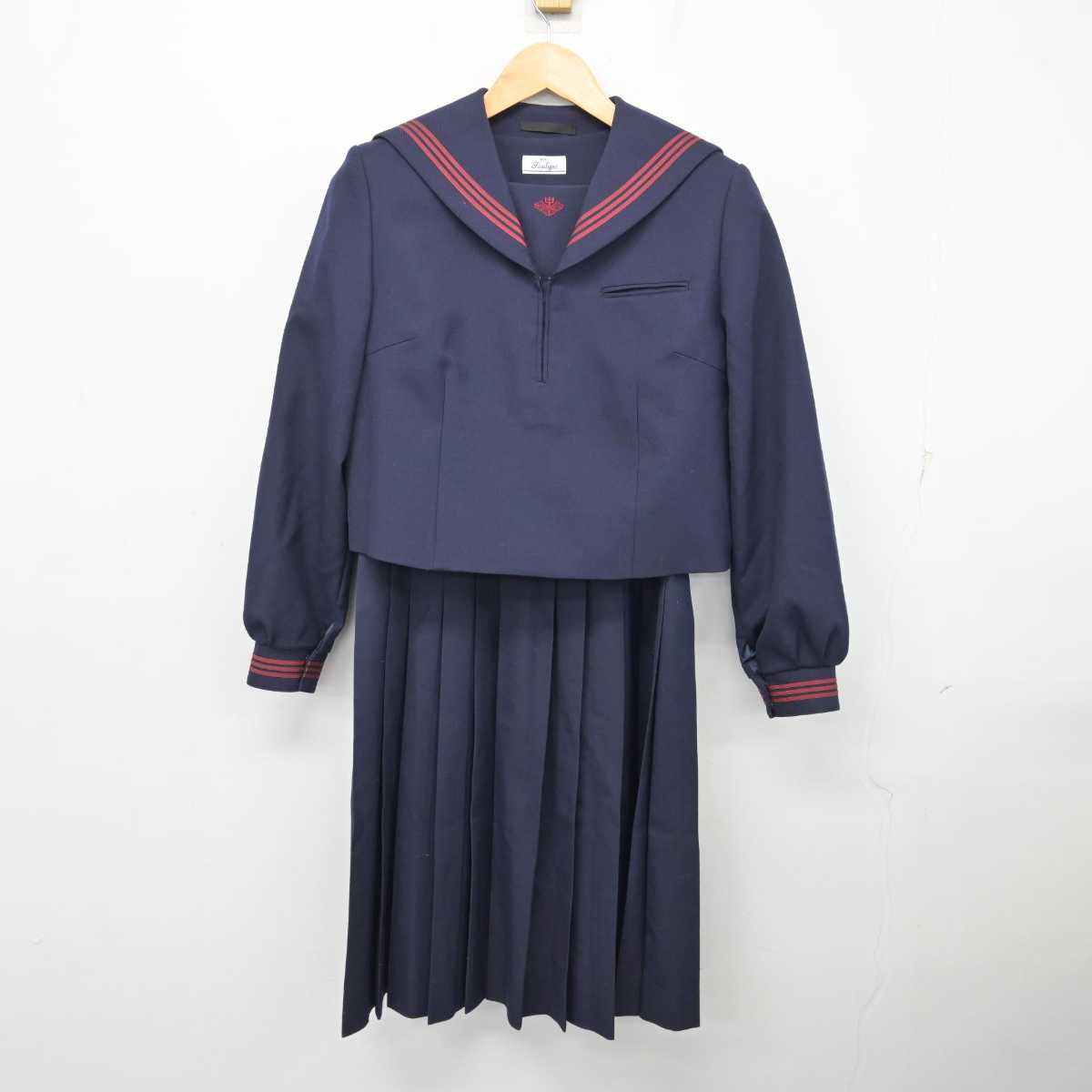 【中古】千葉県 見明川中学校 女子制服 2点 (セーラー服・ジャンパースカート) sf075011