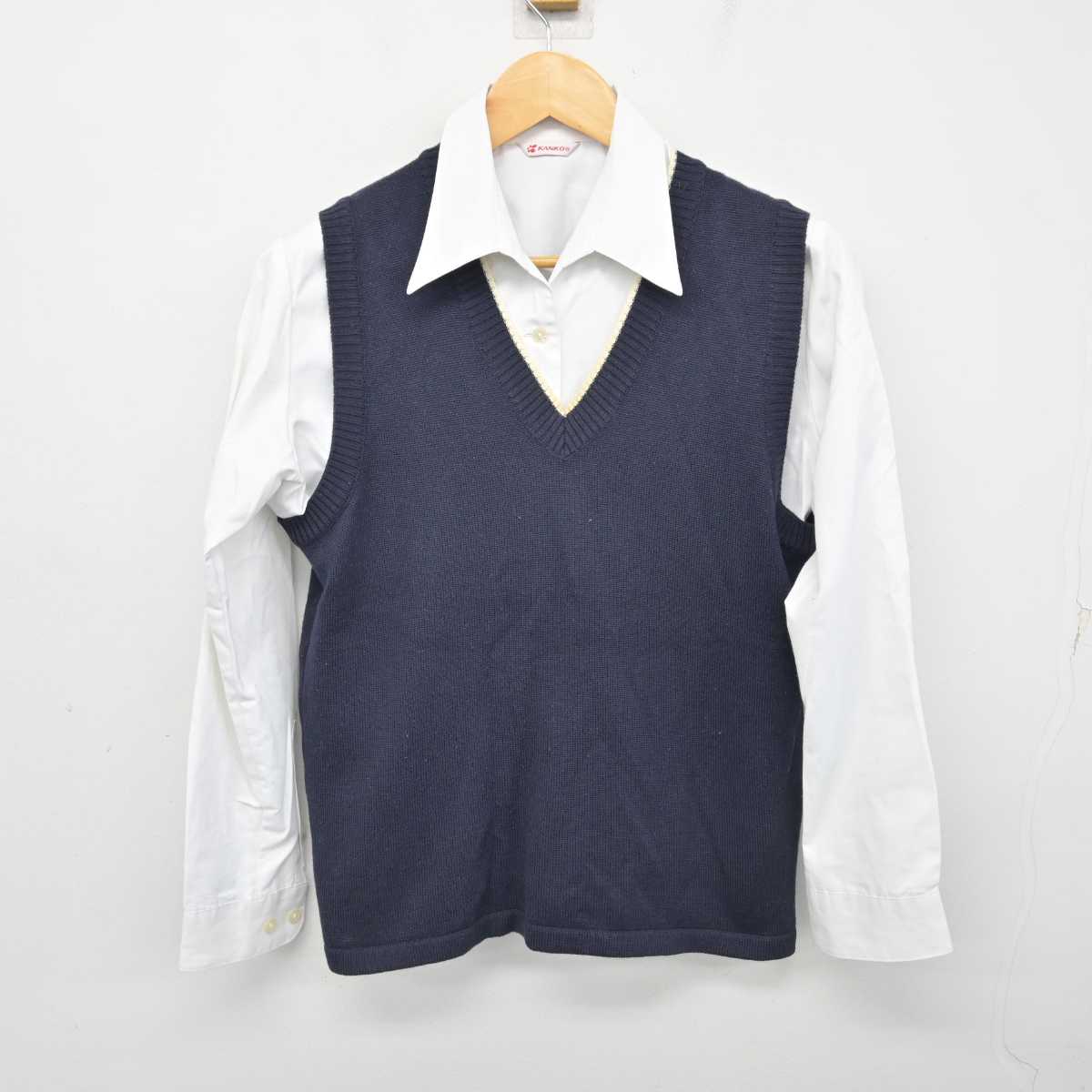 【中古】福岡県 三井高等学校 女子制服 2点 (ニットベスト・シャツ) sf075034