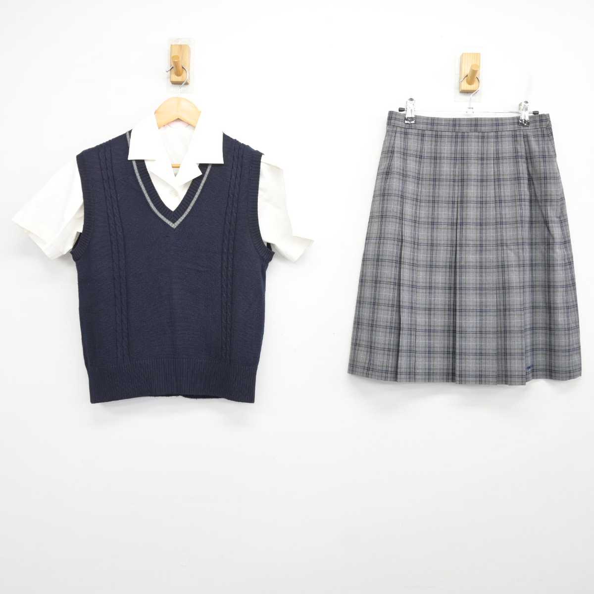 【中古】静岡県 相良高等学校 女子制服 3点 (ニットベスト・シャツ・スカート) sf075349