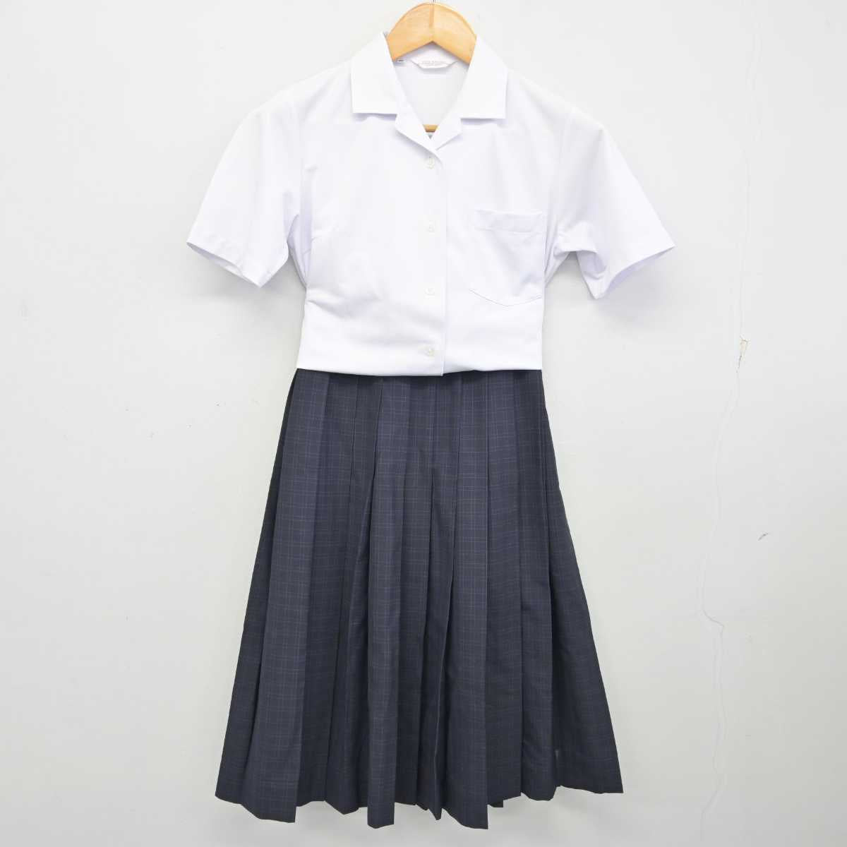 【中古】福岡県 福岡市内中学標準服 女子制服 2点 (シャツ・スカート) sf075935